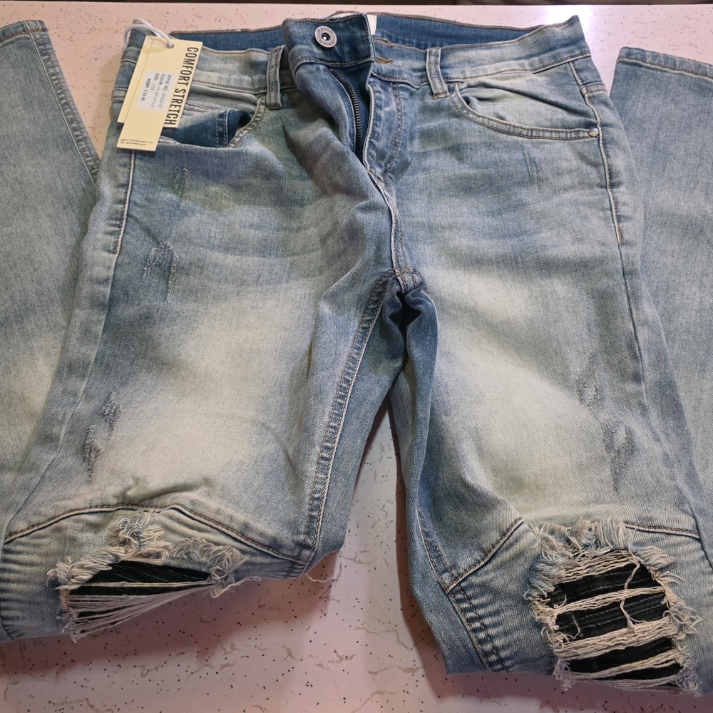 Relaxed Fit Light Blue Jeans